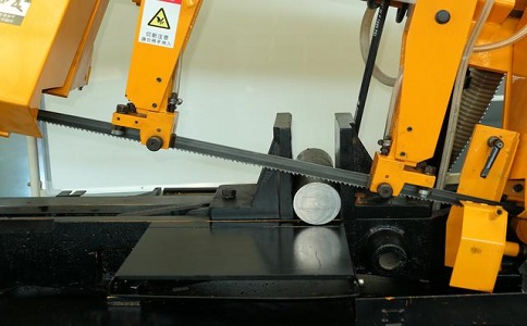 高埗镇数控带锯床自动送料精度会出现偏差吗？