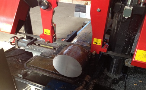 高埗镇卧式带锯床加工时出现明显振荡如何排查？